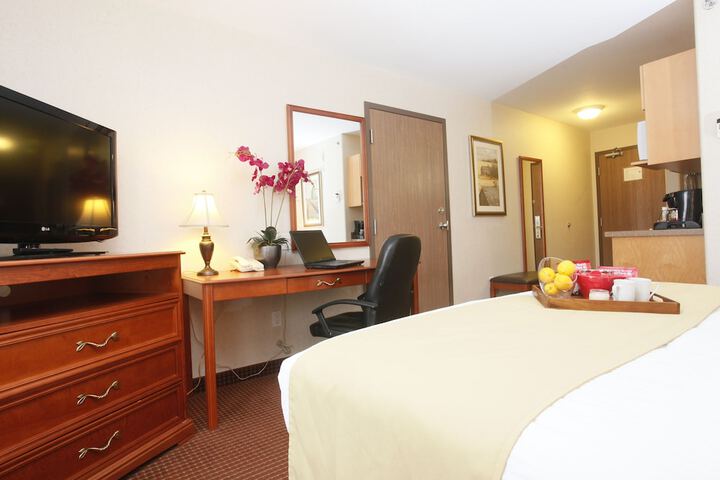 Room 10 of 33