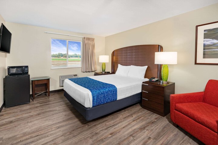 Travelodge by Wyndham Lovell / Bighorns