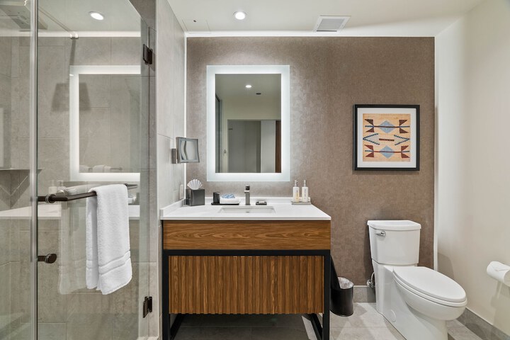 Room 10 of 27