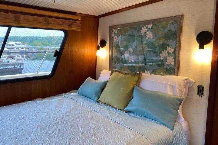 The Lily Pad Boatel Houseboat