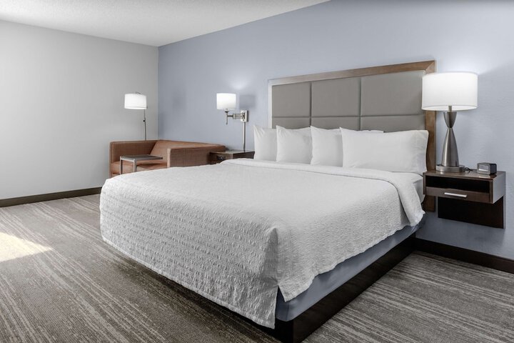 Room 14 of 32
