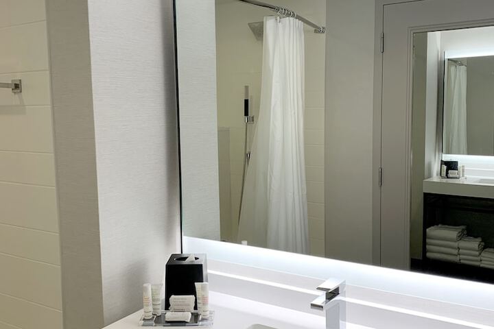 Room 45 of 103