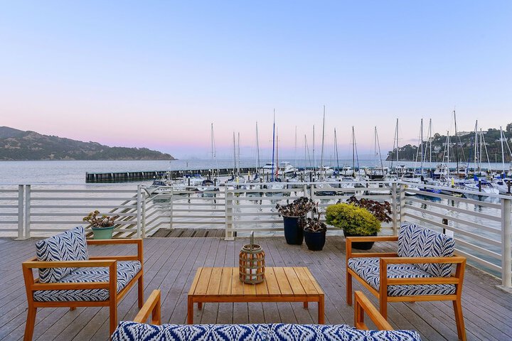 Sundeck 27 of 33