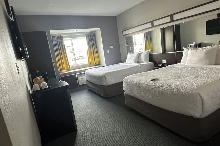 Microtel Inn & Suites by Wyndham Quincy Downtown / River Area