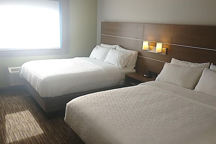 Room 9 of 28