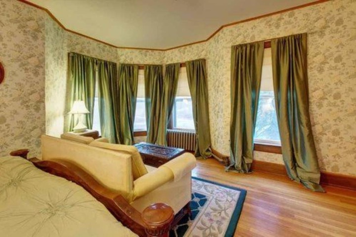 Room 31 of 100