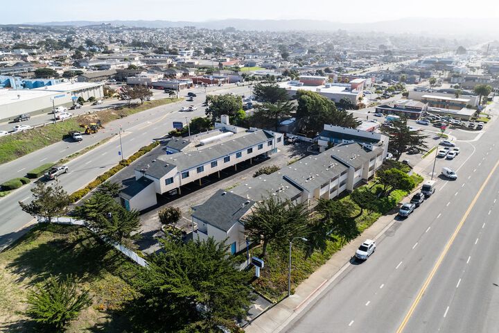 Bay Breeze Inn