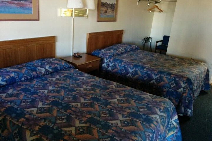 Room 16 of 18