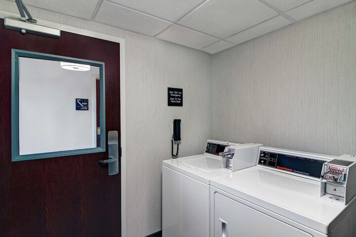Hampton Inn & Suites Syracuse Dewitt