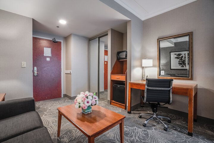 Room 50 of 84