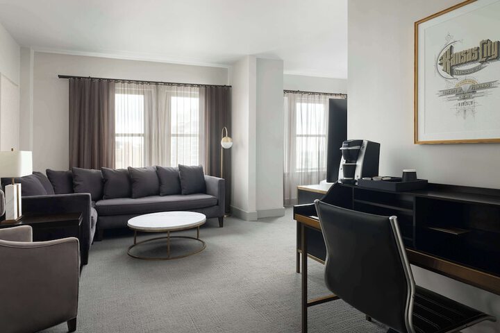 Hotel Phillips Kansas City Curio Collection by Hilton