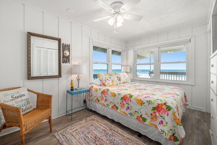 Cozy Cottage by Distinctive Beach Rentals