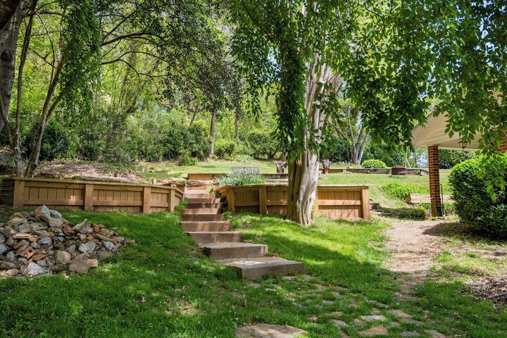Mountain Aire Cottages Inn & Glamping