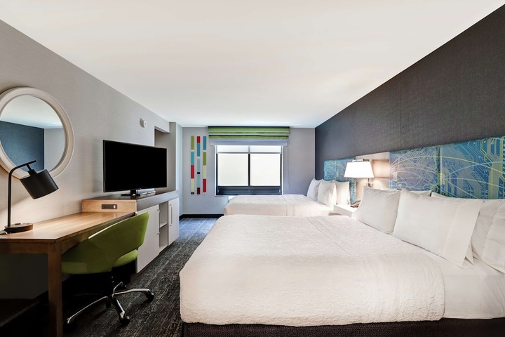 Room 10 of 30