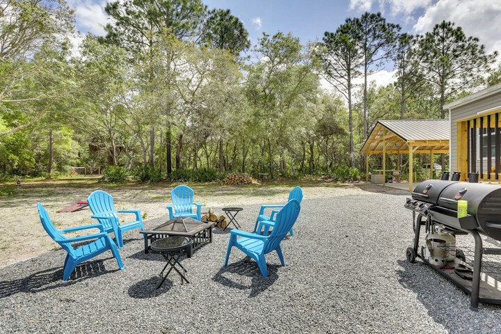 Charming Perry Home 2 Mi to the Gulf!