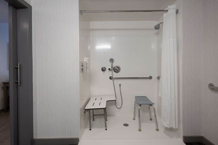 Room 36 of 45
