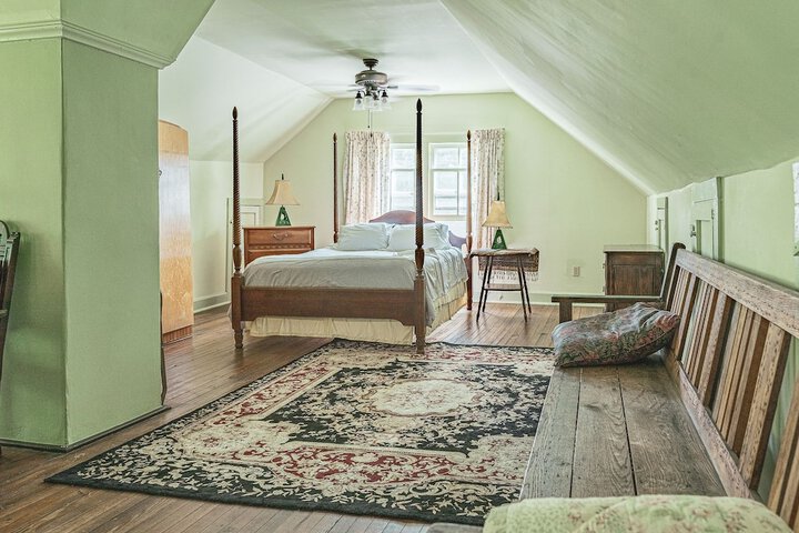 Room 10 of 51