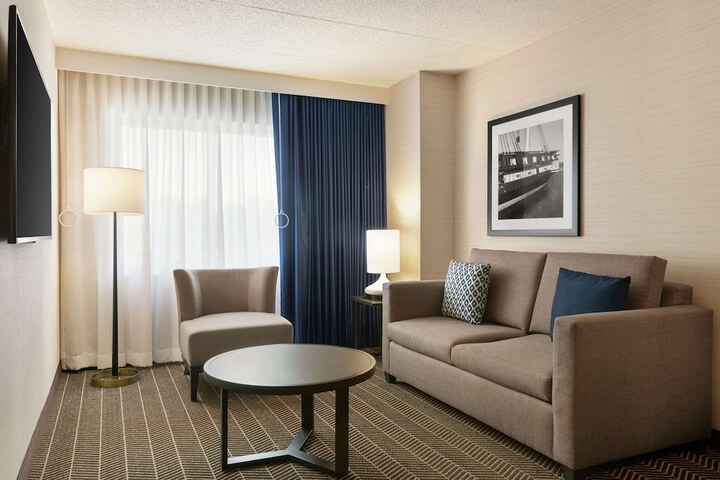 Room 28 of 47