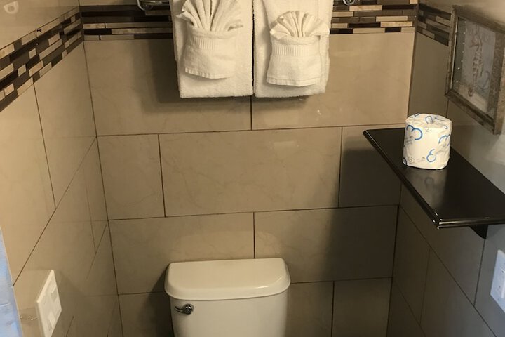 Schooner Hotel