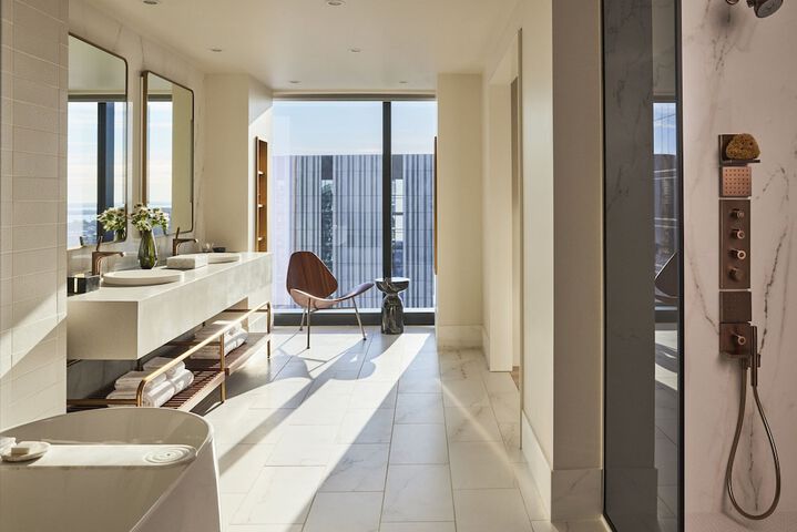 Room 14 of 49