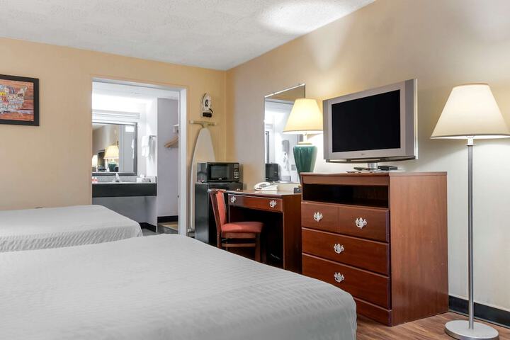 Room 13 of 23