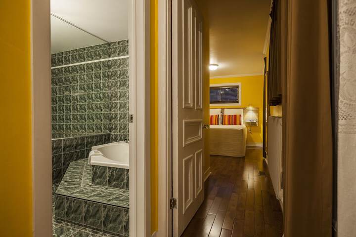 Room 28 of 66