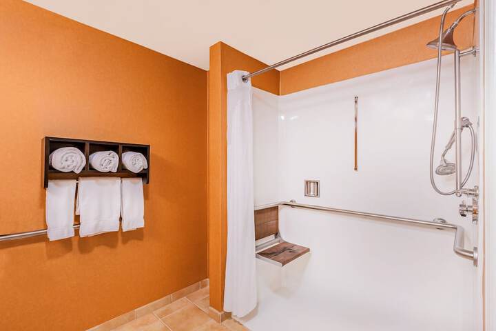 Holiday Inn Express Hotel & Suites San Jose-Morgan Hill by IHG
