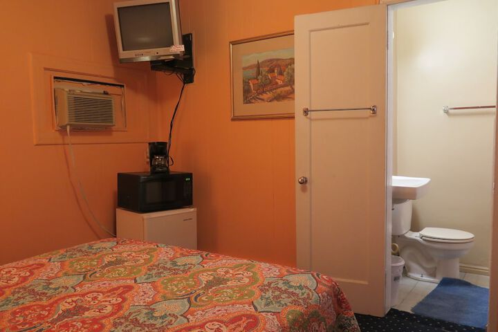 Pillow Talk Motel