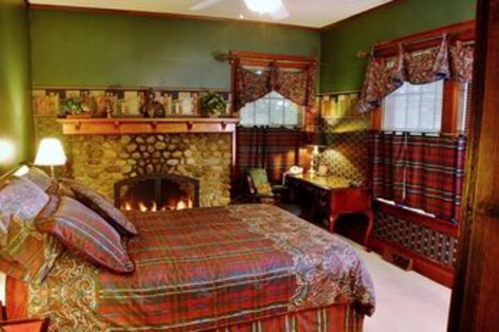 Arbor Hill Inn