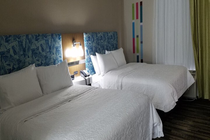 Hampton Inn & Suites Kansas City-Merriam