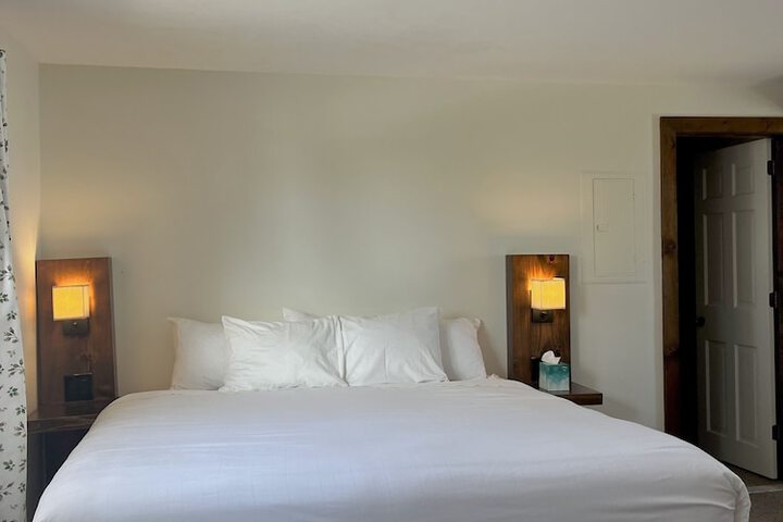 Room 111 of 294