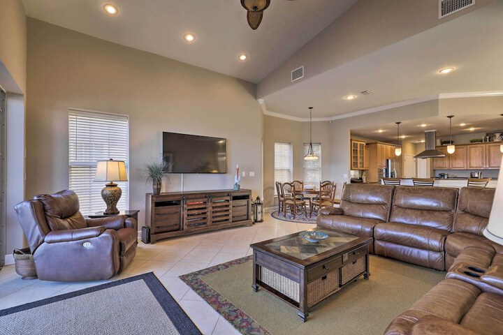Waterfront Gem w / Pool & Dock in Apollo Beach