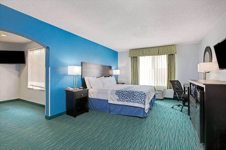 Room 9 of 19