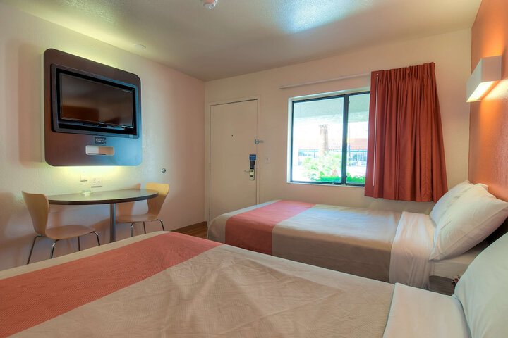 Room 15 of 26
