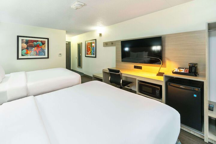 Room 16 of 64