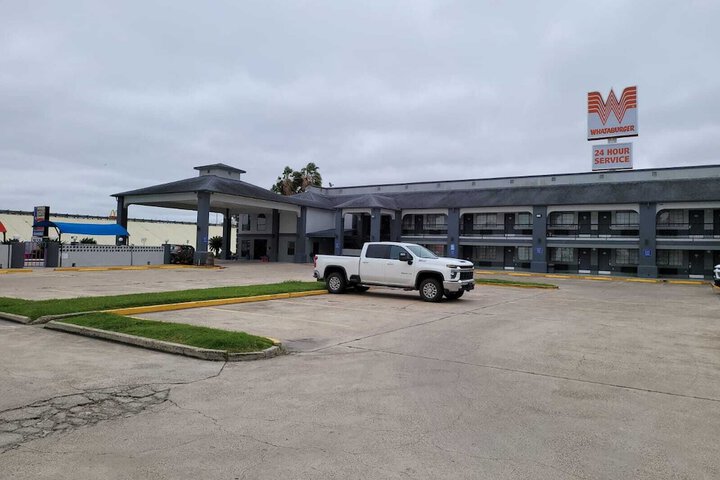 Hotel 18 of 83