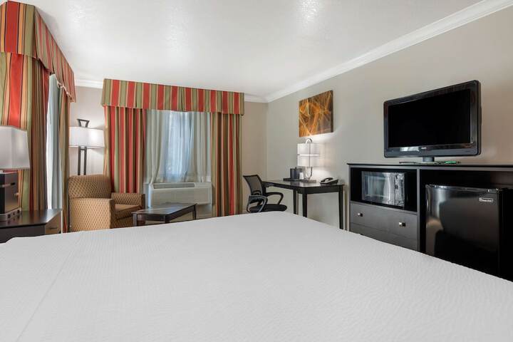 Room 15 of 34