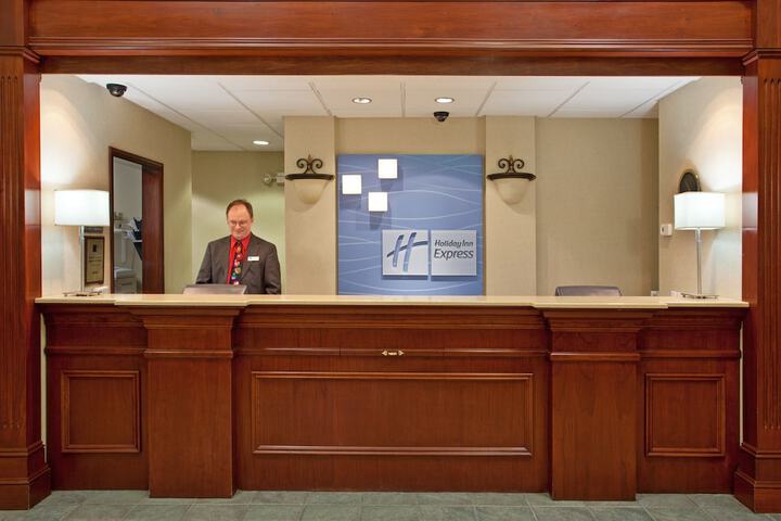 Holiday Inn Express Grove City by IHG