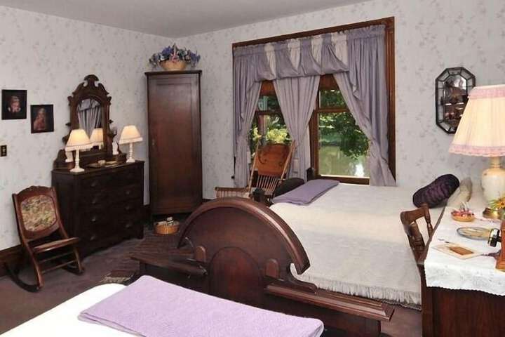 Victorian Loft B & B