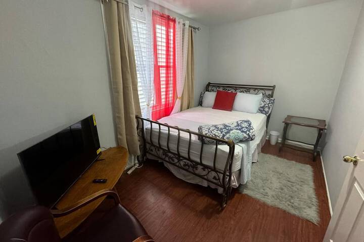 Huge 3 Bedrooms Apt 15 Minutes to NY City