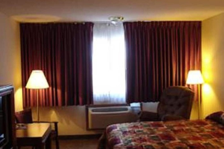 Room 11 of 22