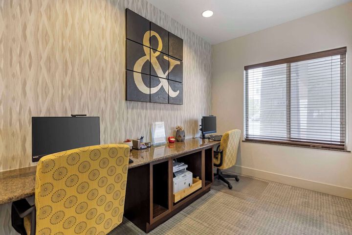 Comfort Inn & Suites Brighton Denver NE Medical Center