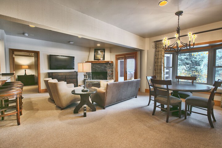 Stein Eriksen Lodge