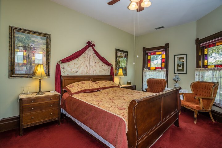 Room 25 of 63