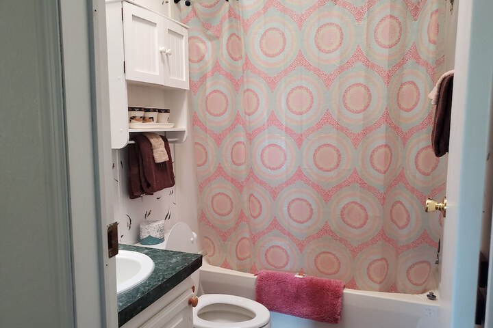 Room 163 of 213