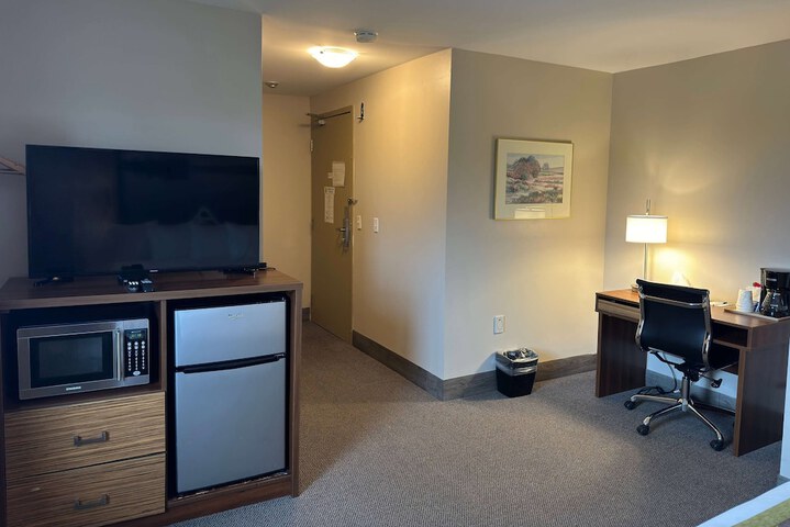 Room 12 of 37