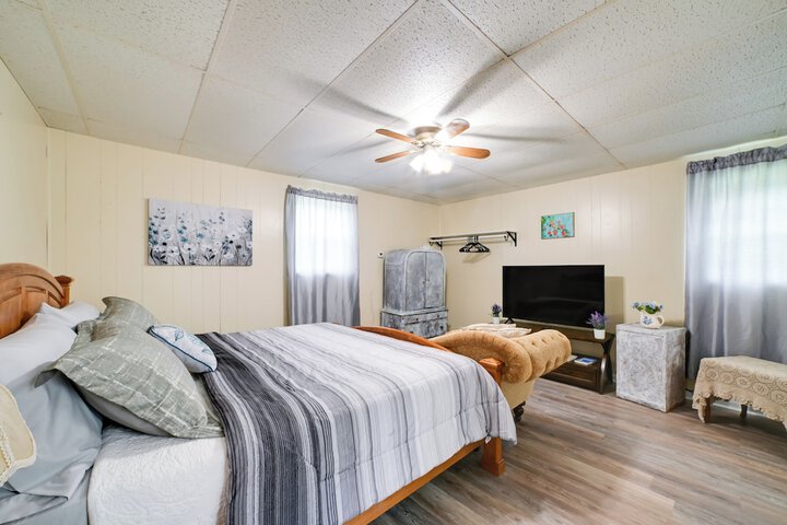 Serene Mcewen Cottage 2 Mi to Golf Course!