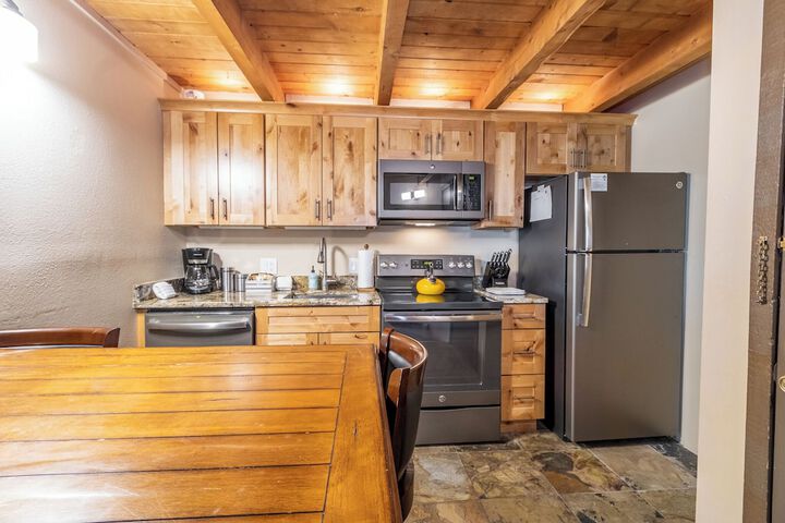 Treehouse #305 Building D by Summit County Mountain Retreats