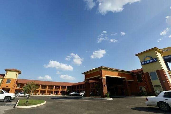 Days Inn by Wyndham Dilley