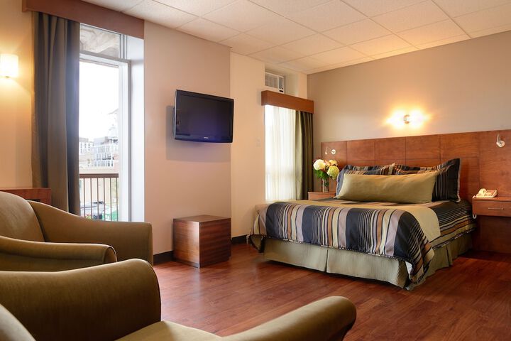 Room 18 of 32